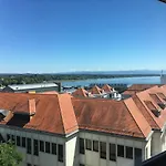 Liebevoll Renoviertes Apartment Mit Panoramablick